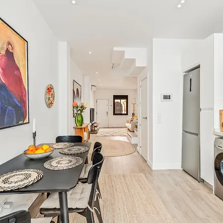 Crc8 - Modern Townhouse In Old Town אסטפונה