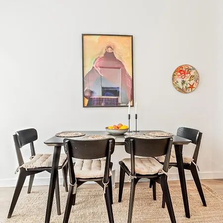 Crc8 - Modern Townhouse In Old Town בית נופש