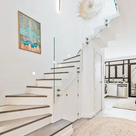Crc8 - Modern Townhouse In Old Town *
