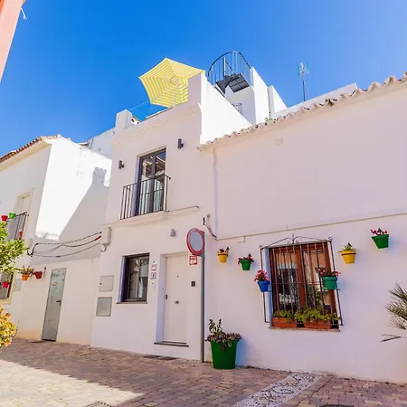 Coral8 - Modern Townhouse In Old Town
