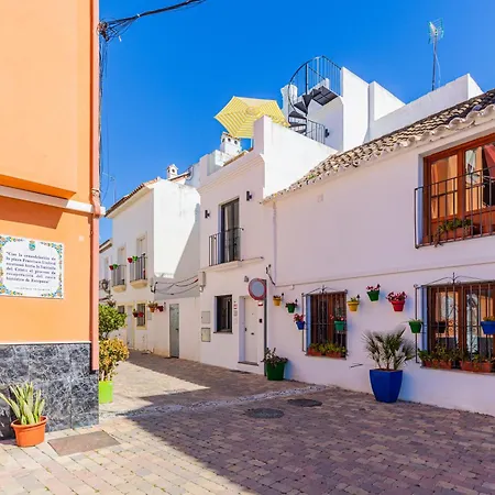 Coral8 - Modern Townhouse In Old Town Feriehus Estepona